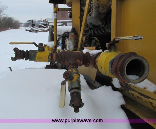 image for item G8906 Air compressor