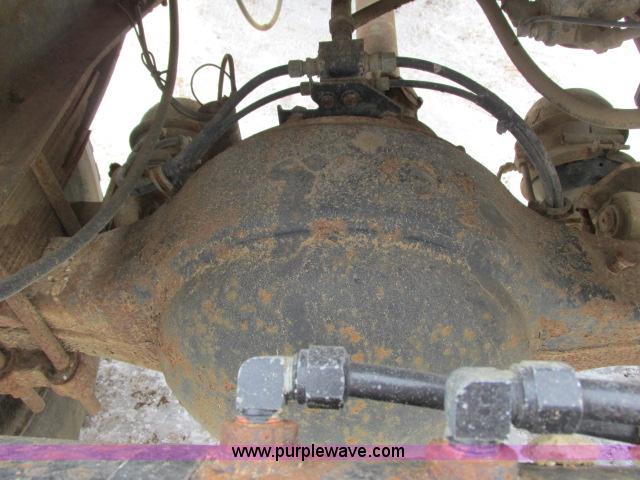 image for item G8907 1990 GMC TopKick 7000 semi truck