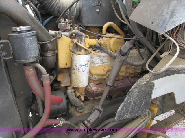 image for item G8907 1990 GMC TopKick 7000 semi truck