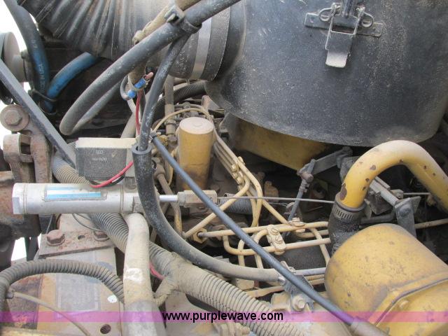 image for item G8907 1990 GMC TopKick 7000 semi truck