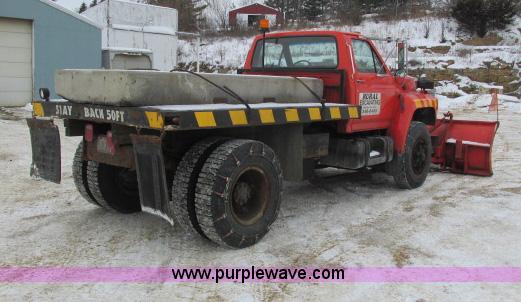 image for item G8908 1988 Ford F800 flatbed truck
