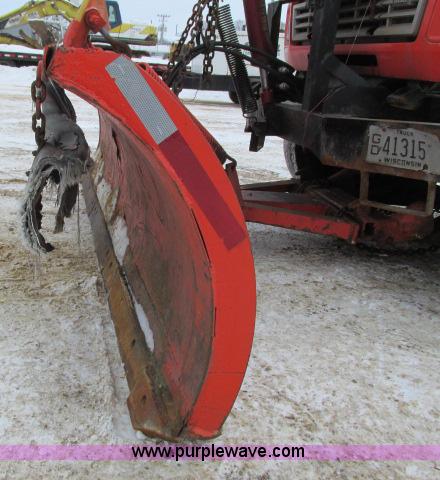 image for item G8908 1988 Ford F800 flatbed truck