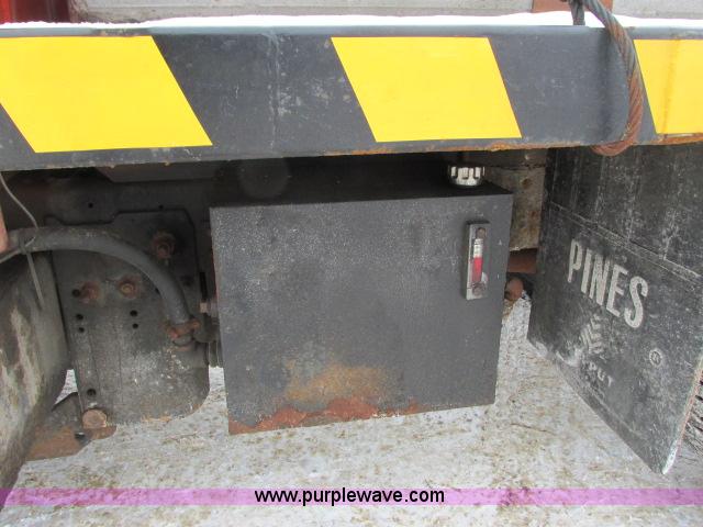 image for item G8908 1988 Ford F800 flatbed truck