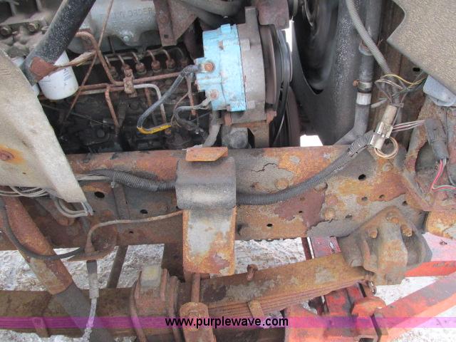 image for item G8908 1988 Ford F800 flatbed truck