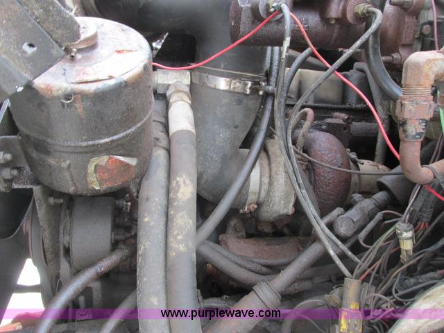 image for item G8908 1988 Ford F800 flatbed truck