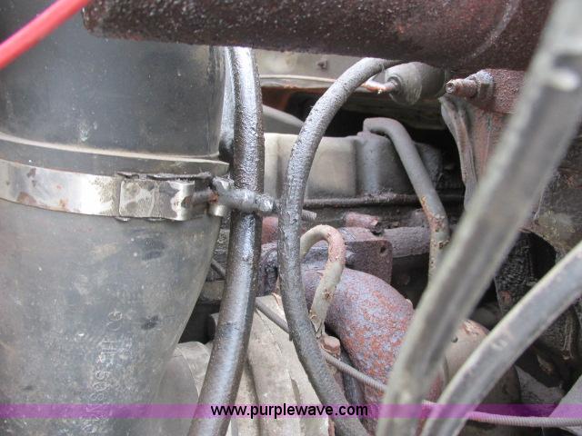 image for item G8908 1988 Ford F800 flatbed truck