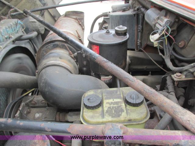 image for item G8908 1988 Ford F800 flatbed truck