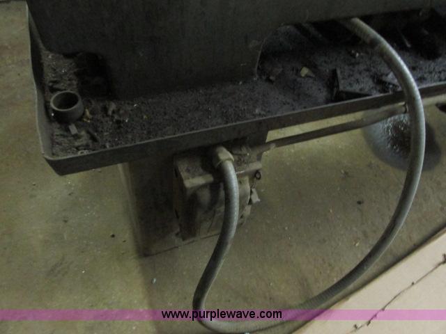 image for item G8911 Meuser & Company 8257 lathe threading machine