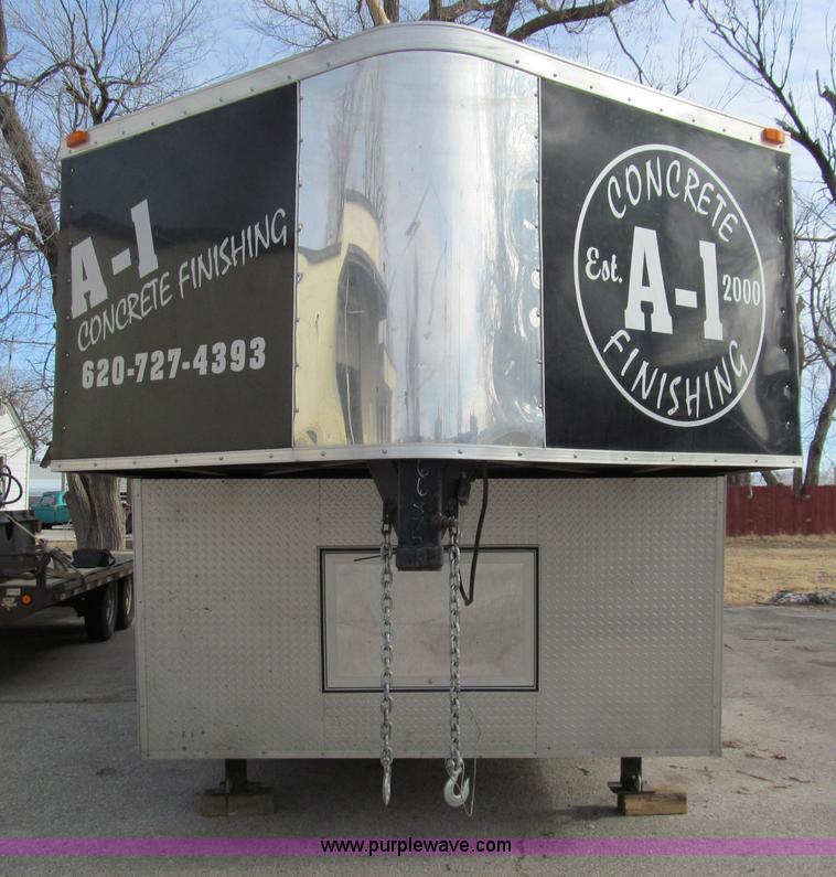 image for item G9639 2009 Road Master RMWAG8532TA enclosed cargo trailer