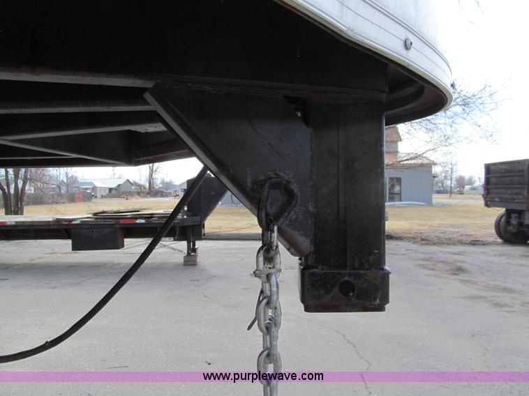 image for item G9639 2009 Road Master RMWAG8532TA enclosed cargo trailer