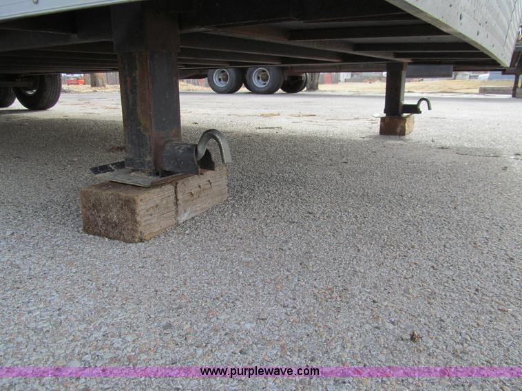 image for item G9639 2009 Road Master RMWAG8532TA enclosed cargo trailer