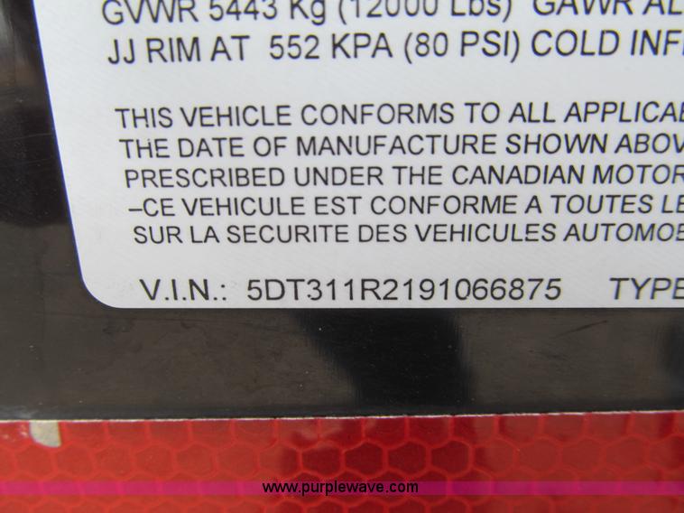 image for item G9639 2009 Road Master RMWAG8532TA enclosed cargo trailer