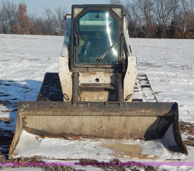 image for item H3813 2008 Bobcat T320 track skid steer