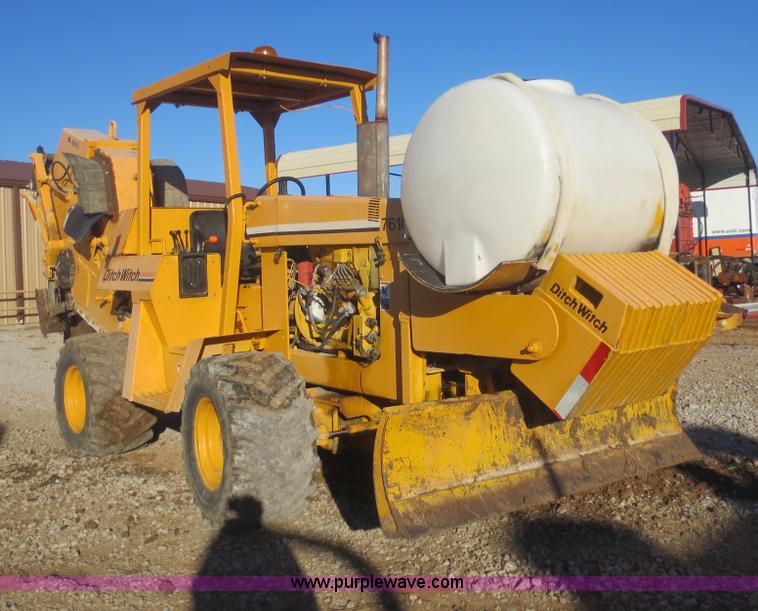 image for item H6688 1996 Ditch Witch 7610DD concrete wheel saw