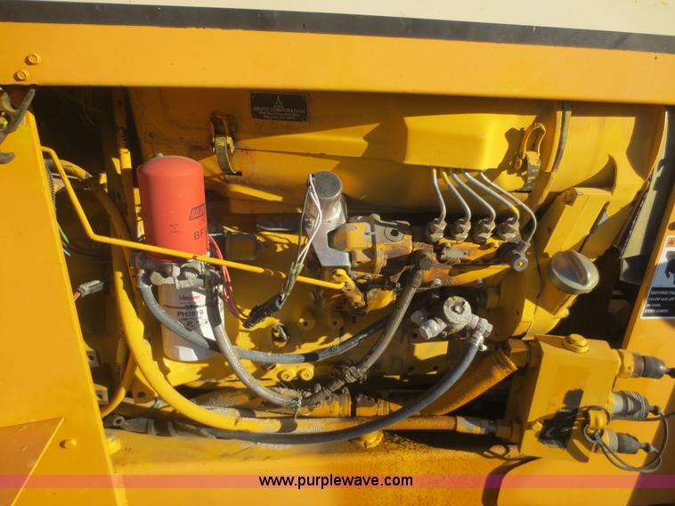 image for item H6688 1996 Ditch Witch 7610DD concrete wheel saw