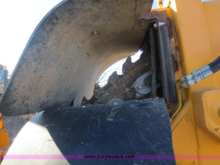 image for item H6688 1996 Ditch Witch 7610DD concrete wheel saw