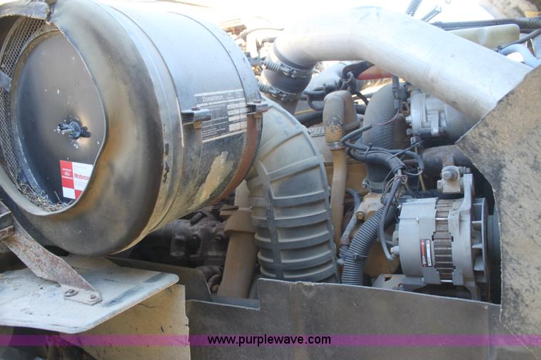 image for item H7292 1993 Ford LTS9000 semi truck