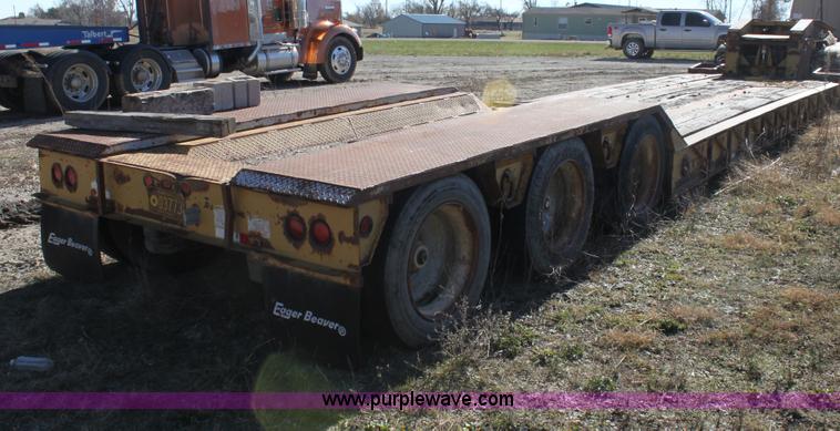 image for item H7293 1997 Eager Beaver 50 ton lowboy trailer