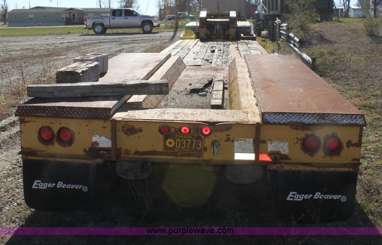 image for item H7293 1997 Eager Beaver 50 ton lowboy trailer