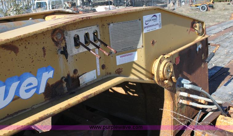 image for item H7293 1997 Eager Beaver 50 ton lowboy trailer
