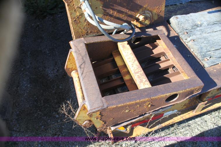 image for item H7293 1997 Eager Beaver 50 ton lowboy trailer