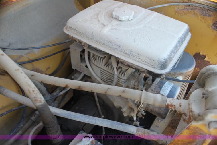 image for item H7293 1997 Eager Beaver 50 ton lowboy trailer