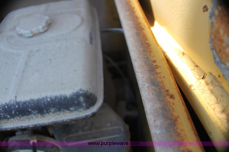 image for item H7293 1997 Eager Beaver 50 ton lowboy trailer