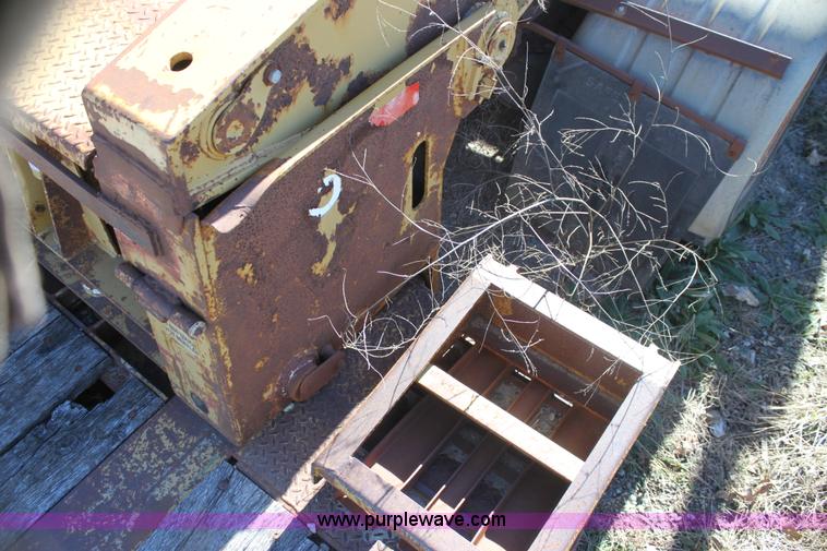 image for item H7293 1997 Eager Beaver 50 ton lowboy trailer