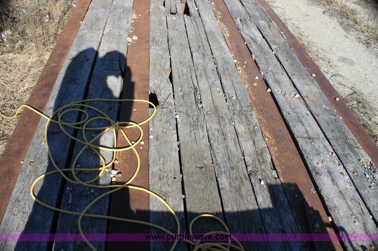 image for item H7293 1997 Eager Beaver 50 ton lowboy trailer