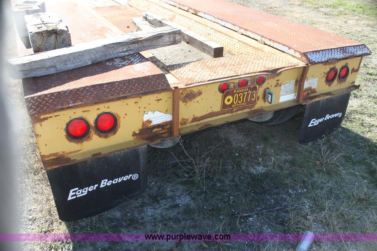 image for item H7293 1997 Eager Beaver 50 ton lowboy trailer