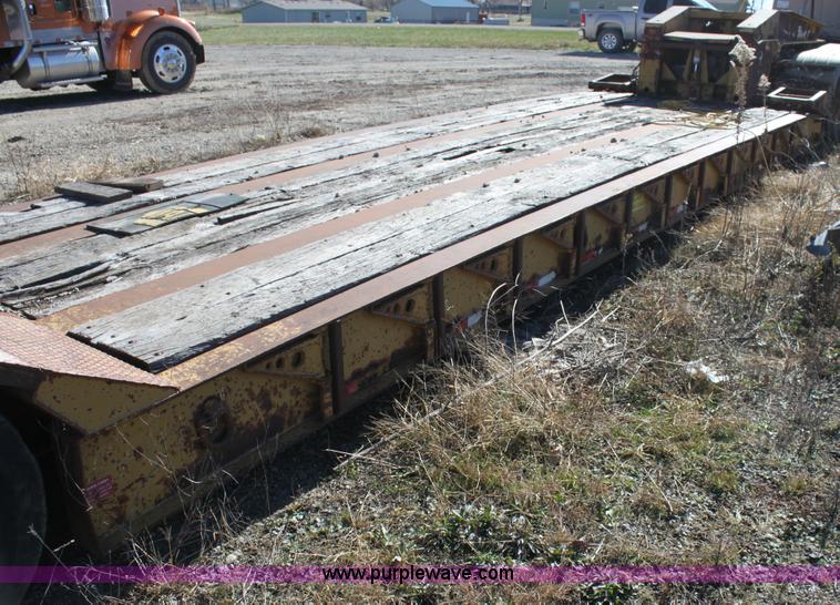 image for item H7293 1997 Eager Beaver 50 ton lowboy trailer