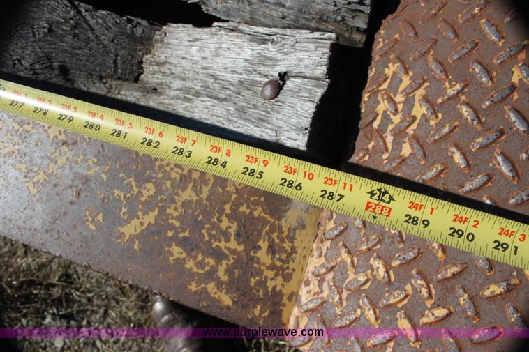 image for item H7293 1997 Eager Beaver 50 ton lowboy trailer