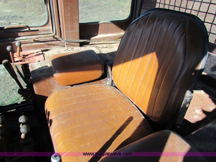 image for item H7295 1990 Case 1155E track loader