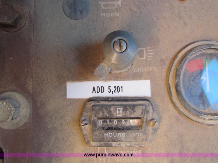 image for item H7295 1990 Case 1155E track loader