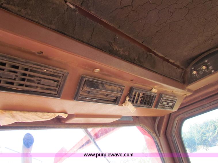 image for item H7295 1990 Case 1155E track loader