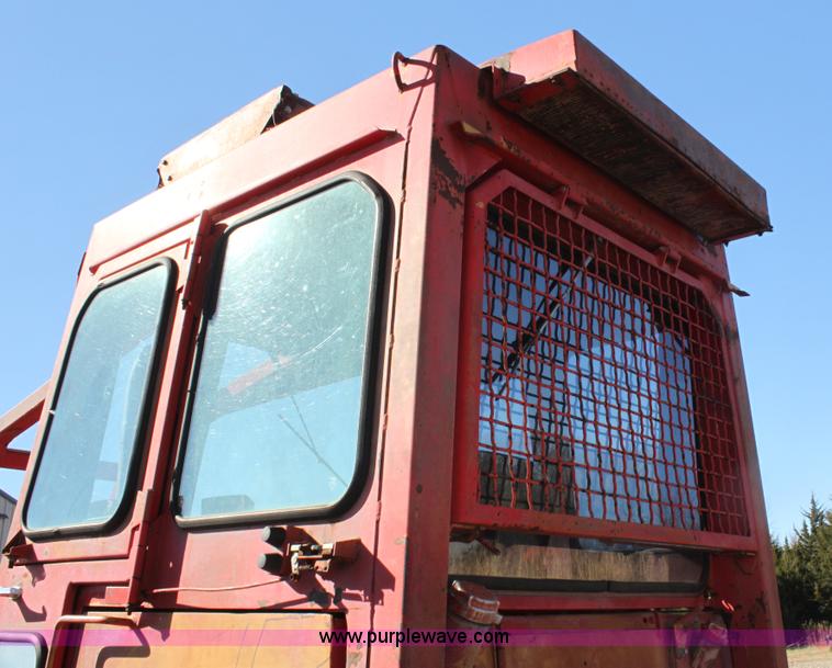 image for item H7295 1990 Case 1155E track loader