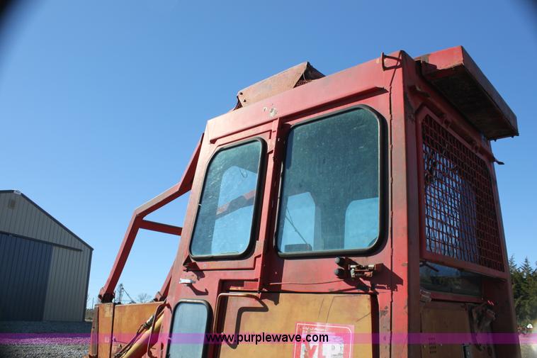 image for item H7295 1990 Case 1155E track loader