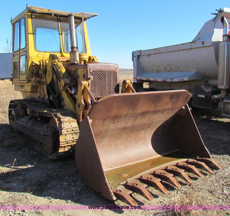 image for item H7296 1974 Caterpillar 955L track loader