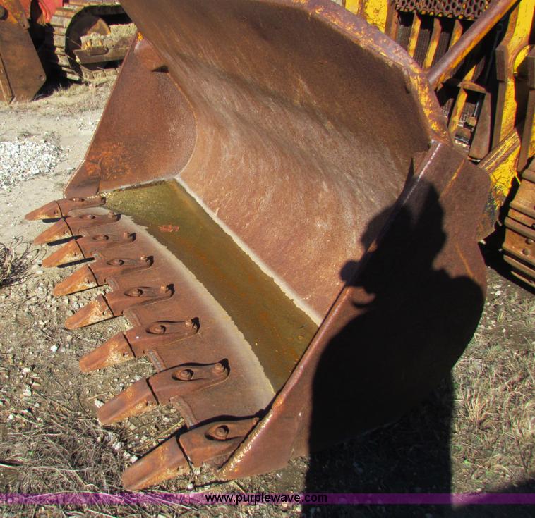 image for item H7296 1974 Caterpillar 955L track loader