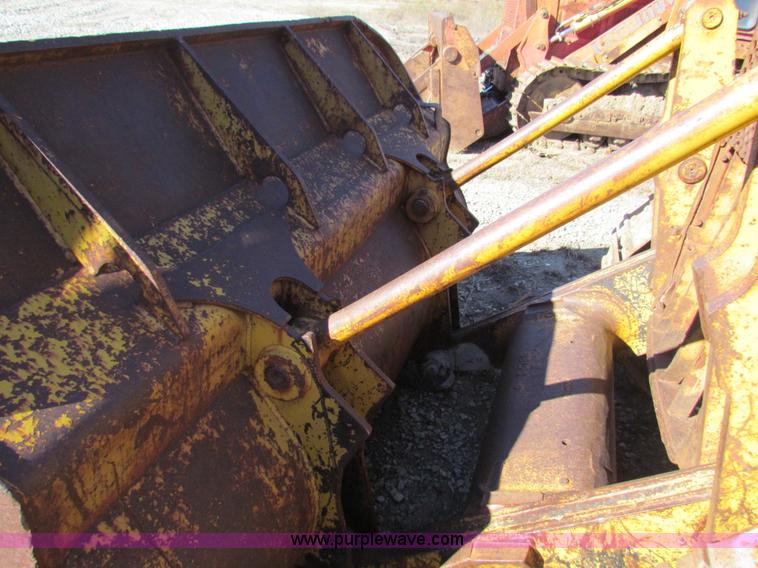 image for item H7296 1974 Caterpillar 955L track loader