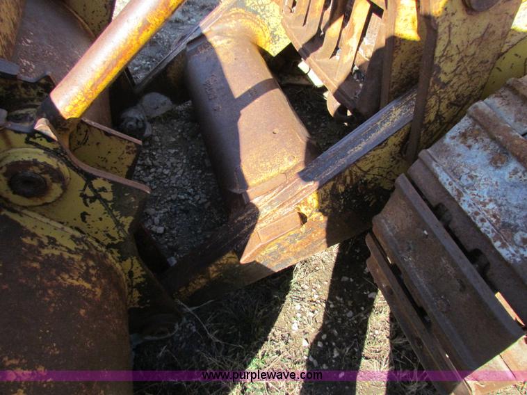 image for item H7296 1974 Caterpillar 955L track loader