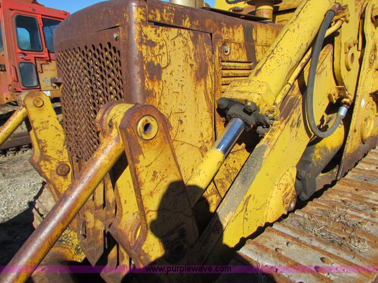 image for item H7296 1974 Caterpillar 955L track loader
