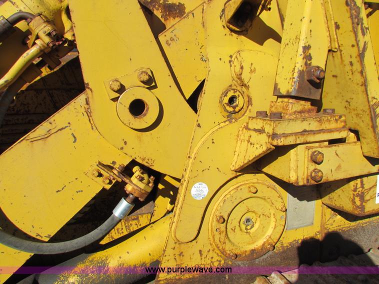 image for item H7296 1974 Caterpillar 955L track loader