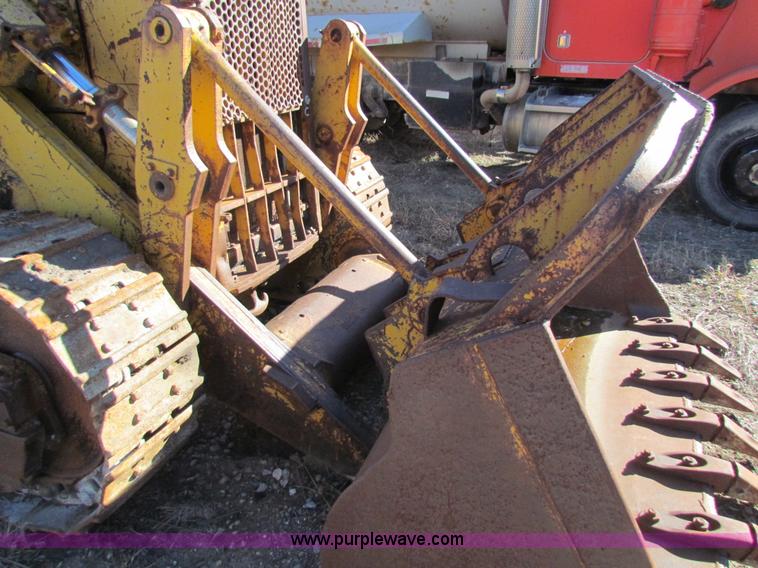 image for item H7296 1974 Caterpillar 955L track loader