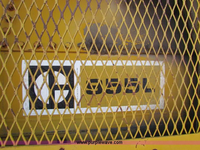 image for item H7296 1974 Caterpillar 955L track loader