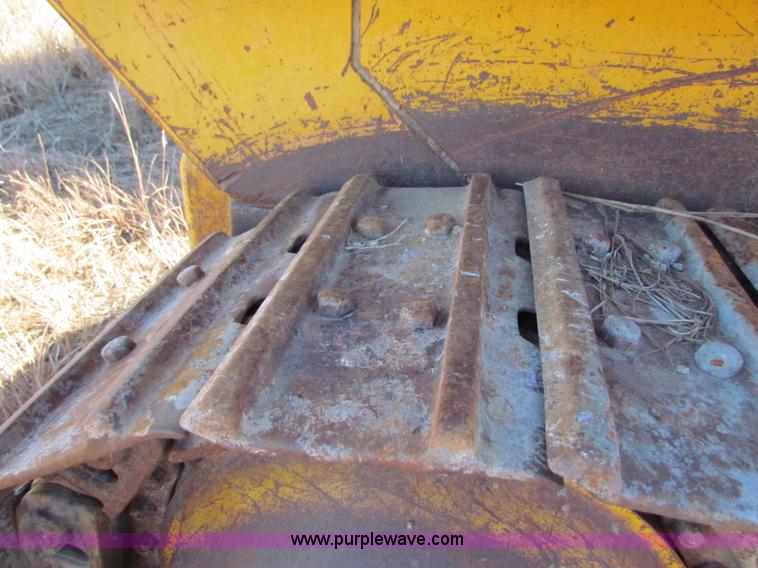 image for item H7296 1974 Caterpillar 955L track loader