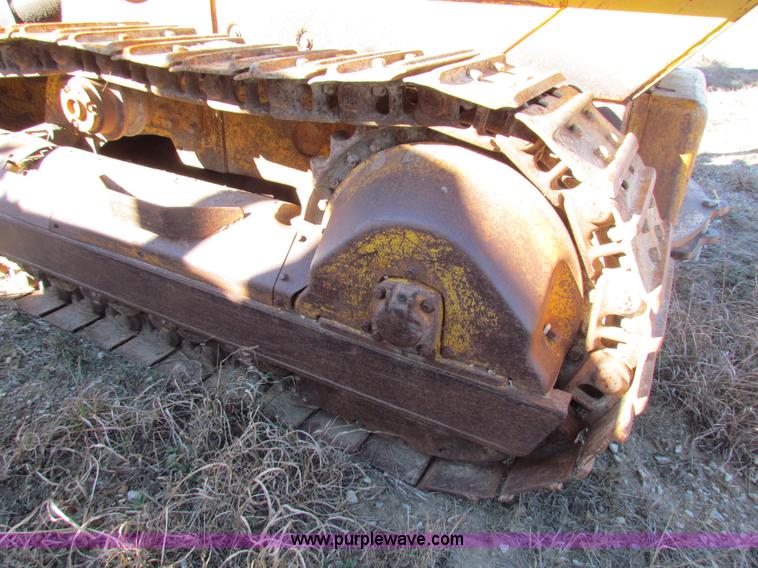 image for item H7296 1974 Caterpillar 955L track loader
