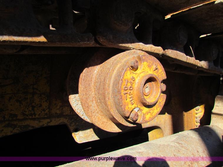 image for item H7296 1974 Caterpillar 955L track loader