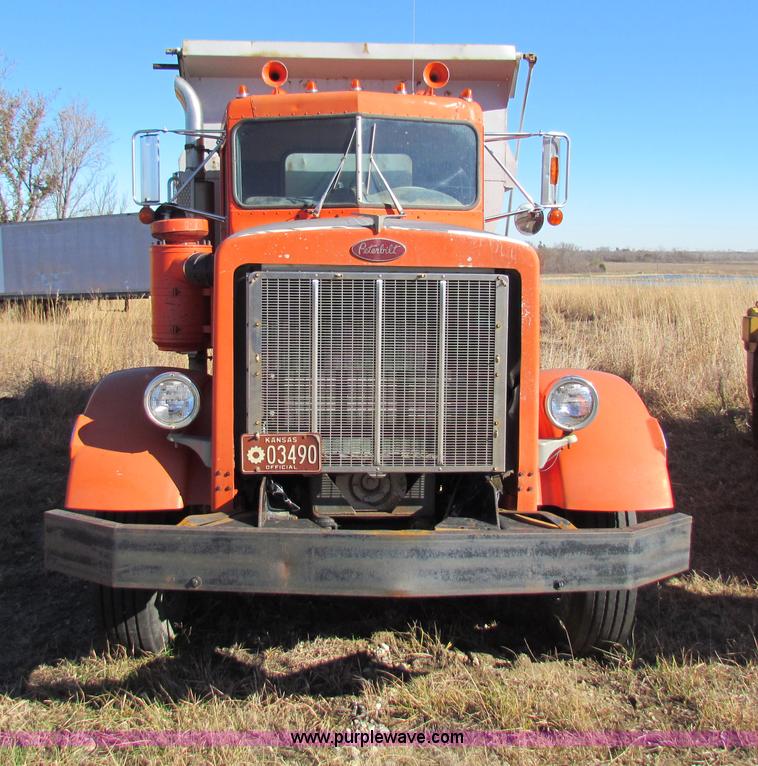 image for item H7297 1985 Peterbilt 349 dump truck
