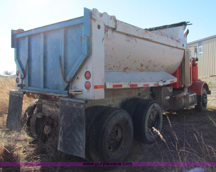 image for item H7297 1985 Peterbilt 349 dump truck